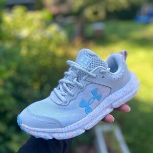 BNWT Under Armour | 6Y ~ 6.5 women’s | Sneakers